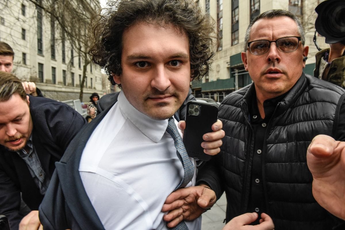 Sam Bankman-Fried to Receive 'Offline' Phone While Out on Bail